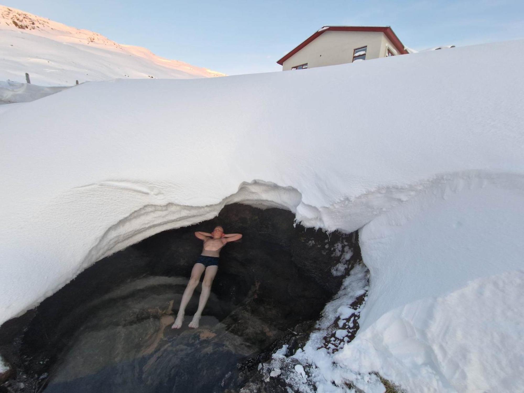 Hotel Laugarholl With Natural Hot Spring هولمافيك المظهر الخارجي الصورة