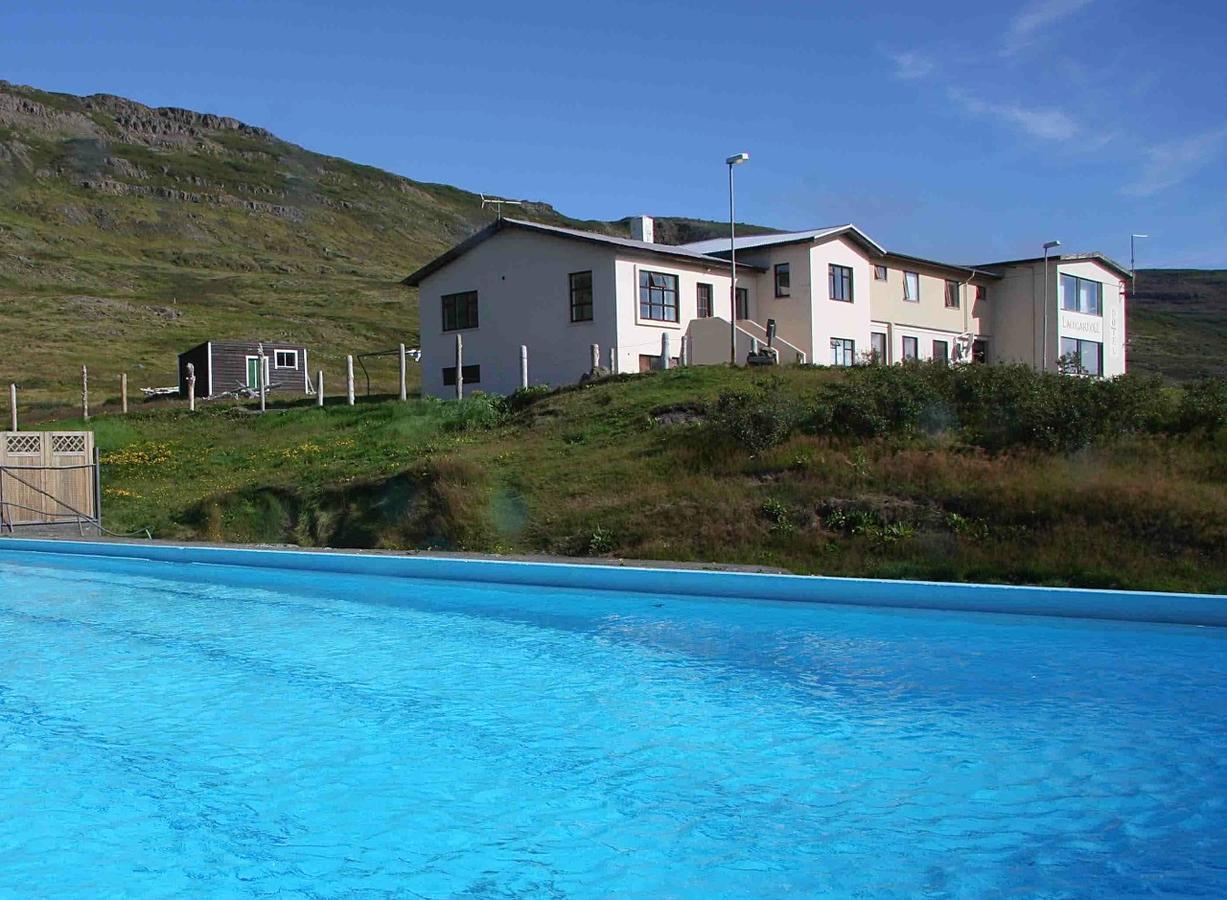 Hotel Laugarholl With Natural Hot Spring هولمافيك المظهر الخارجي الصورة